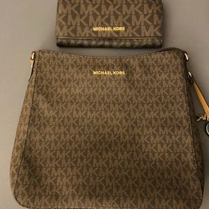 MK Brown/Acorn Jet Set Travel Messenger Bag